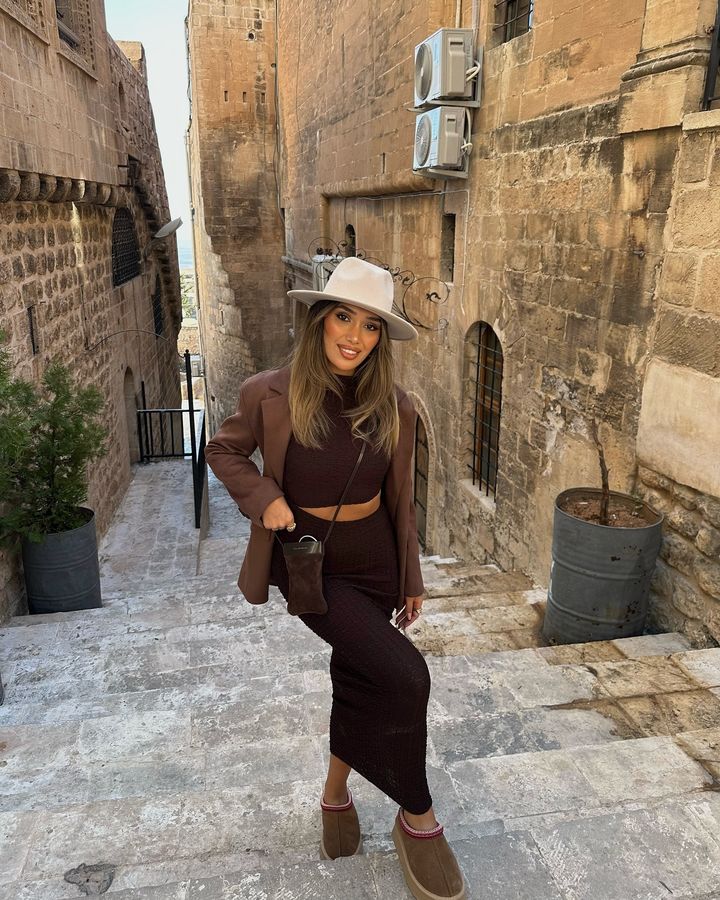 The Versatile Phone Bag: Stylish Solutions for Hands-Free Living and Ways To Wear A Phone Bag - Atelier Galin