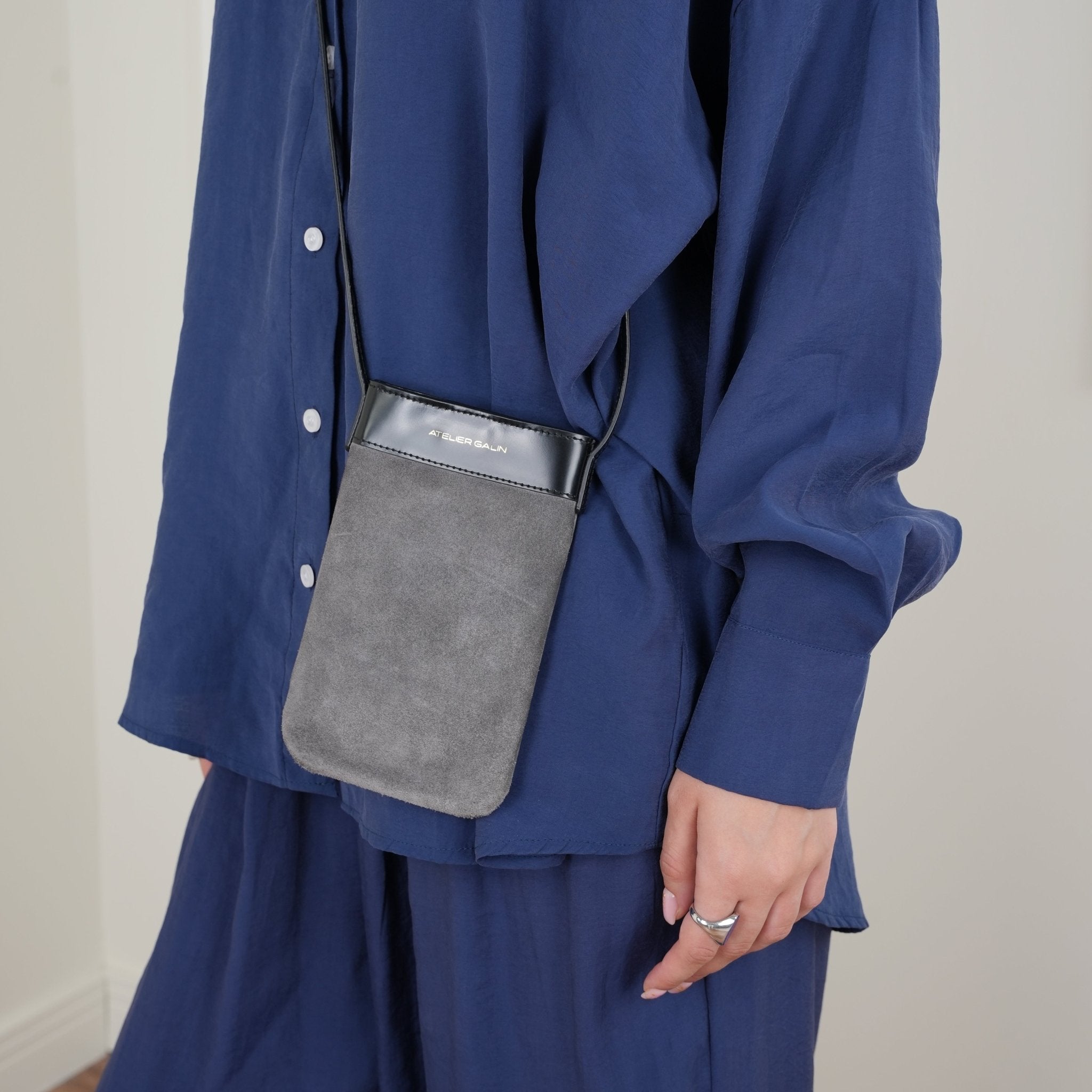 Mila Phone Bag - Gris - Atelier Galin-Crossbody Phone Bag-Atelier Galin